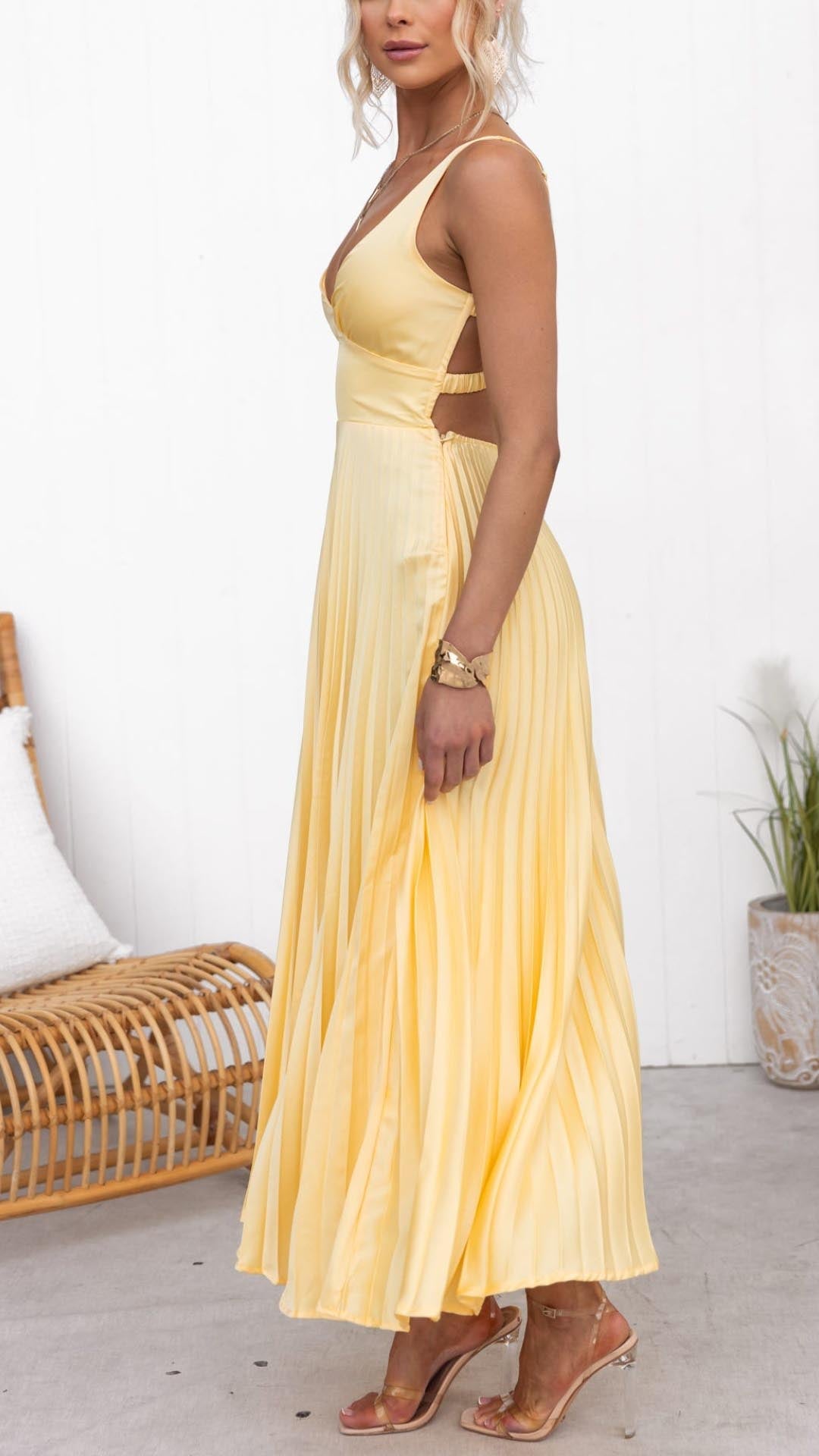 Cornelia™ | Gelbes Plissiertes V-Ausschnitt Maxikleid
